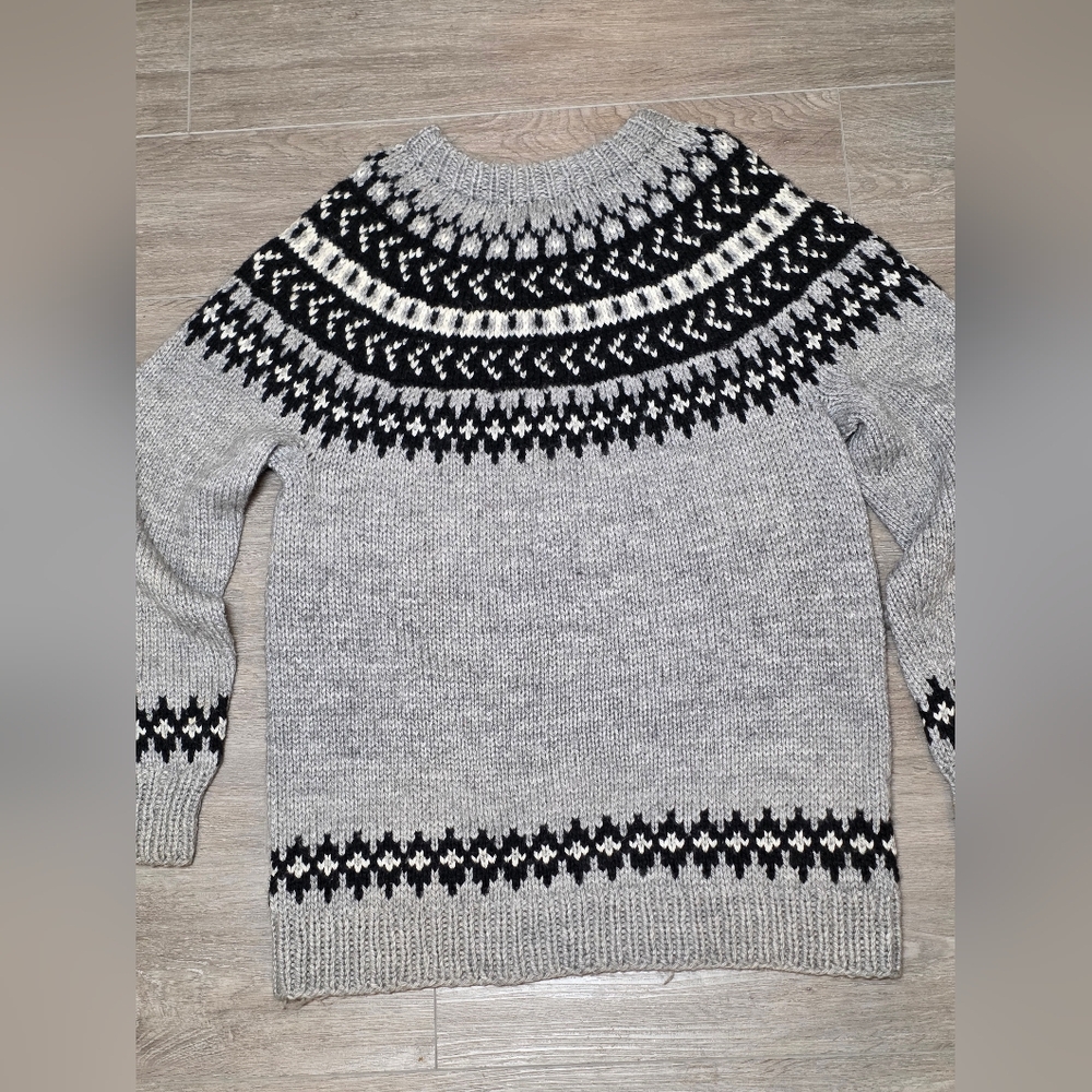 Geometric Grey & Black Handknit Sweater Adult Size L- XL Soft Warm - Picture 4 of 5
